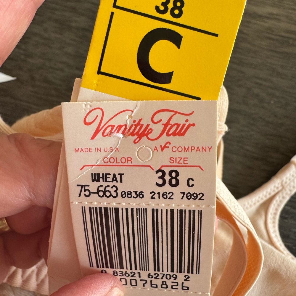 Vanity Fair Vintage 1990’s Cream Lace Underwire Demi Bra size 38C NWT - Picture 7 of 8